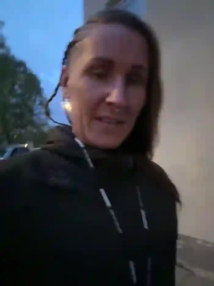 SwingWingWomanSweden