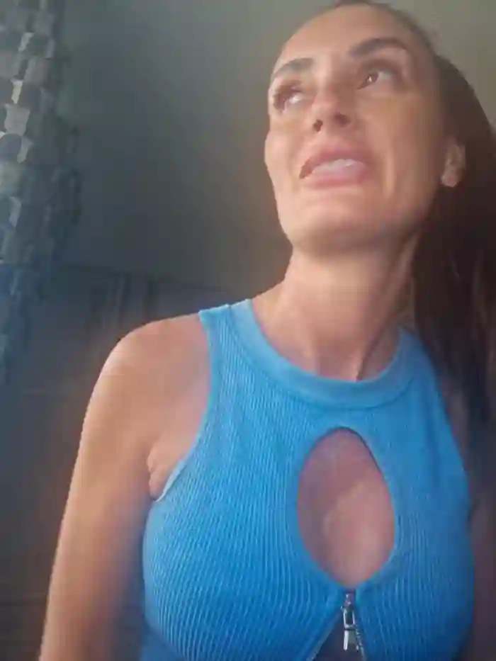 busty-milf-harper