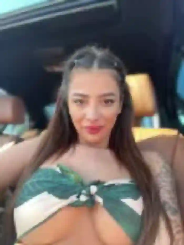 LaraVegas_