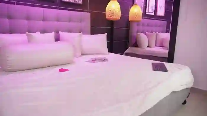Bella_TS_