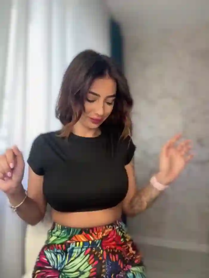 LaraVegas_