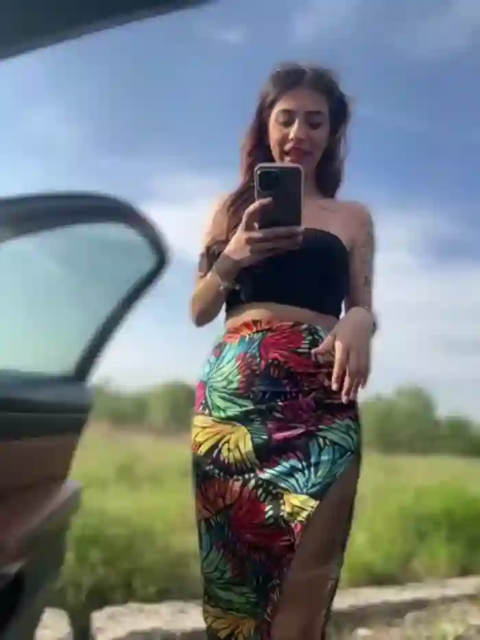 LaraVegas_