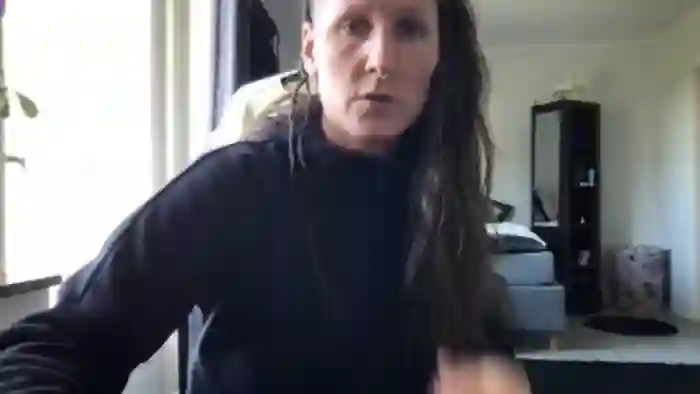 SwingWingWomanSweden