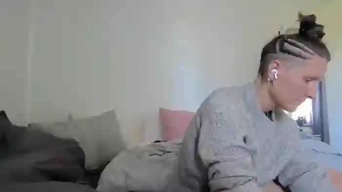 SwingWingWomanSweden