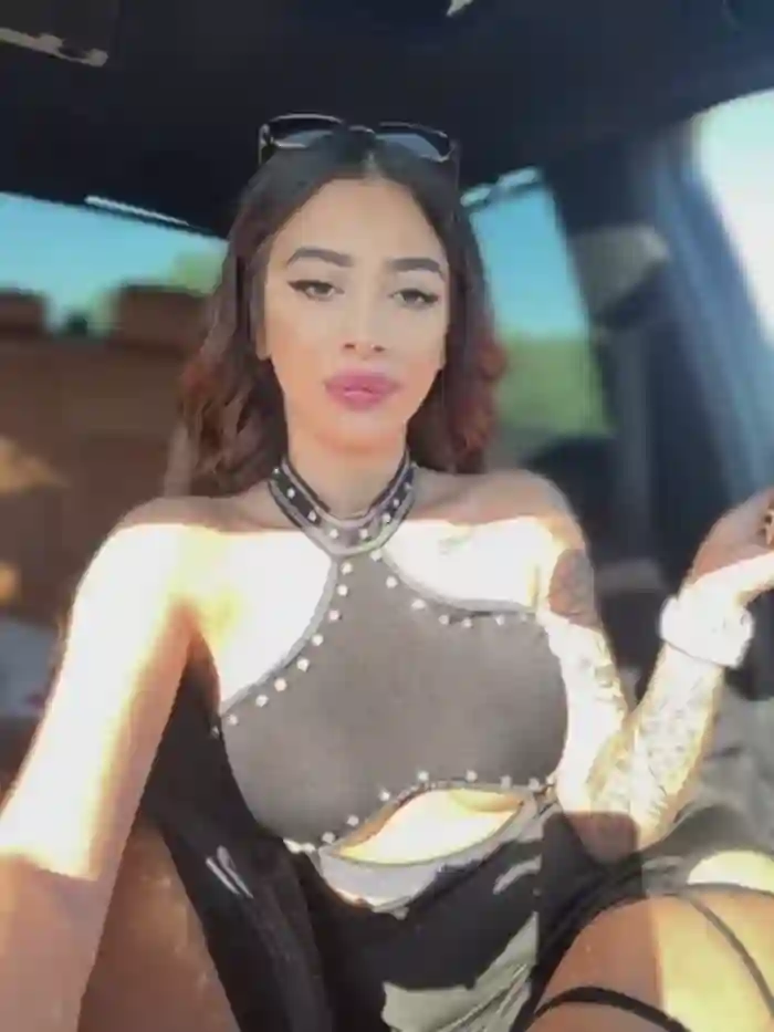 LaraVegas_