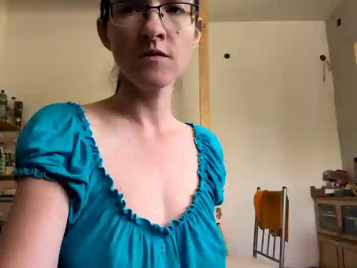 Milky_hairy_mommy