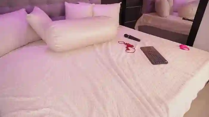 Bella_TS_