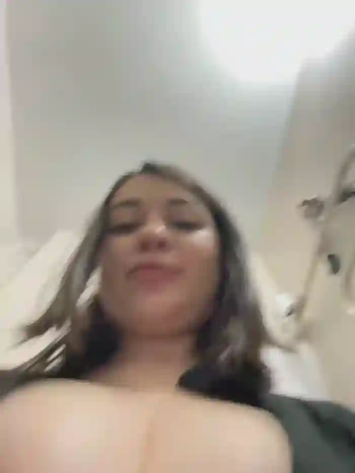 EllyBigTits