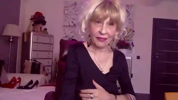 HornyMilf_555