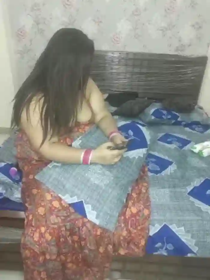 Indian_hotmilfs