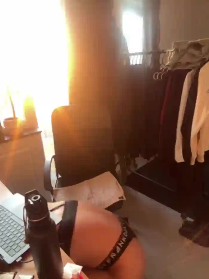 SwingWingWomanSweden