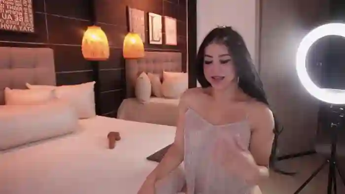 Bella_TS_