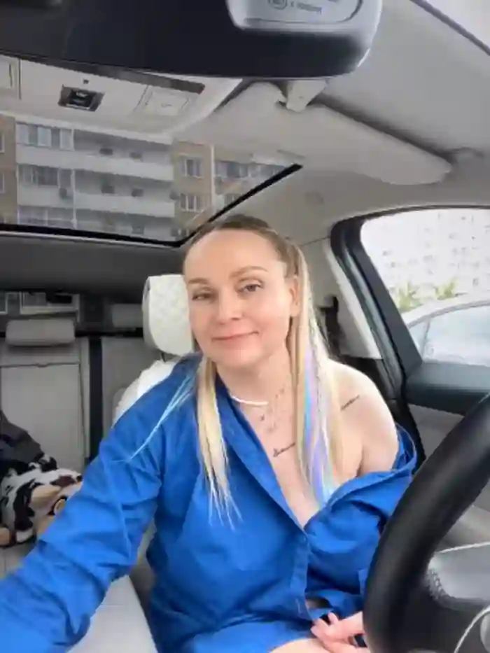 Bondgirl_013