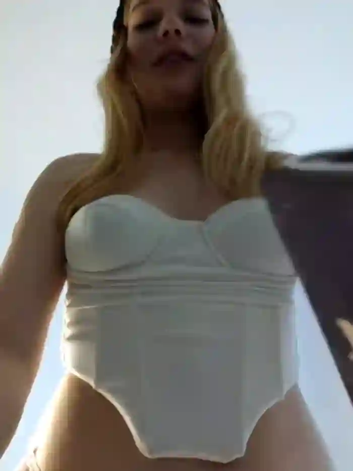 NicoleCut