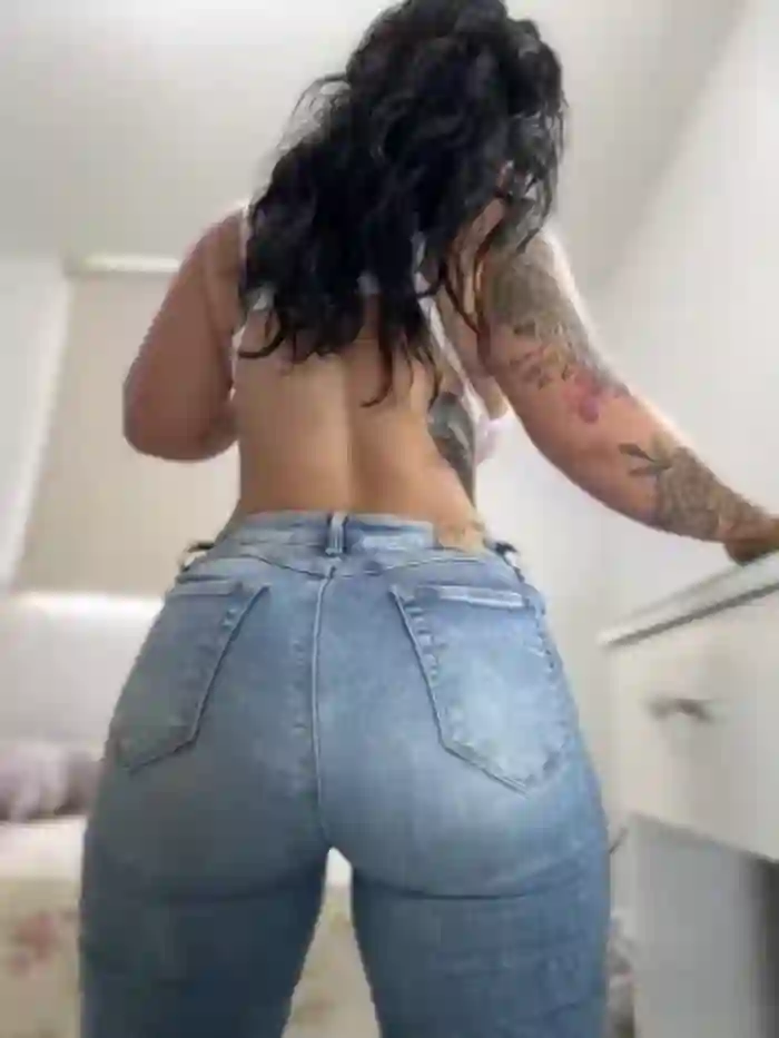 lau_ass_goddess