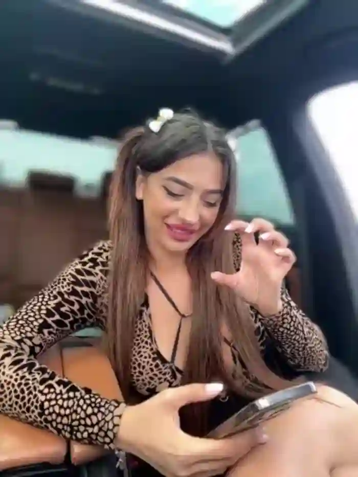LaraVegas_