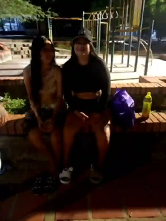 royalgirls_x