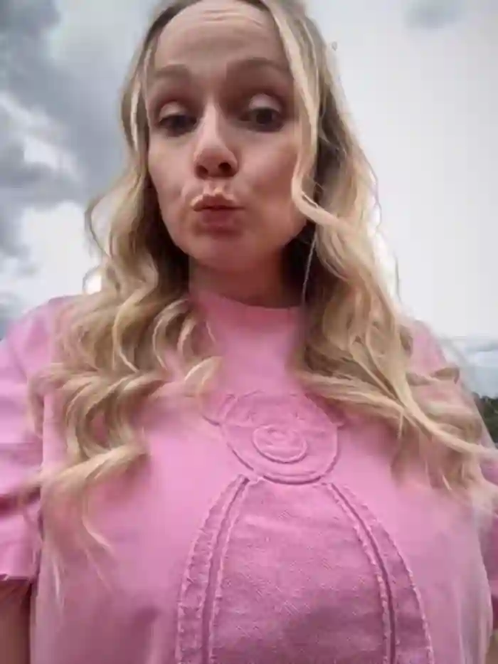 Bondgirl_013