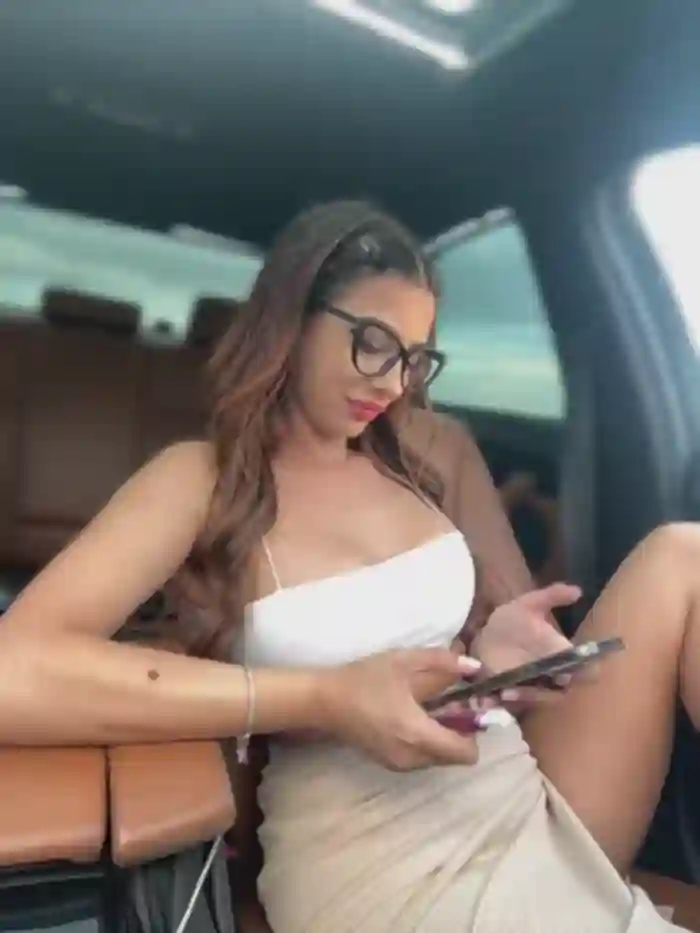 LaraVegas_