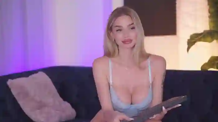 NicoleSarahX