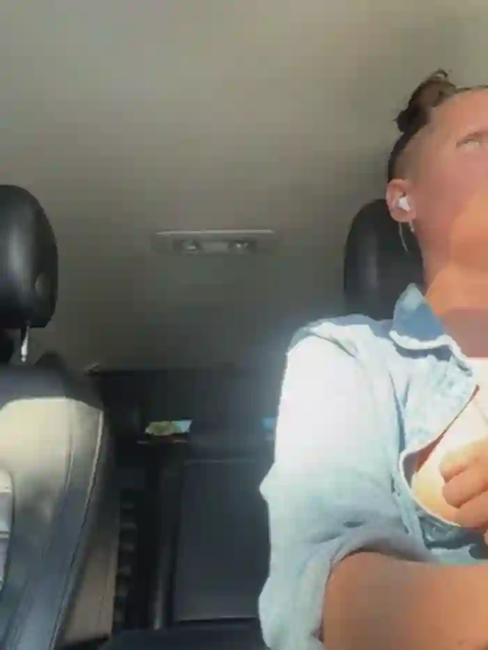 SwingWingWomanSweden