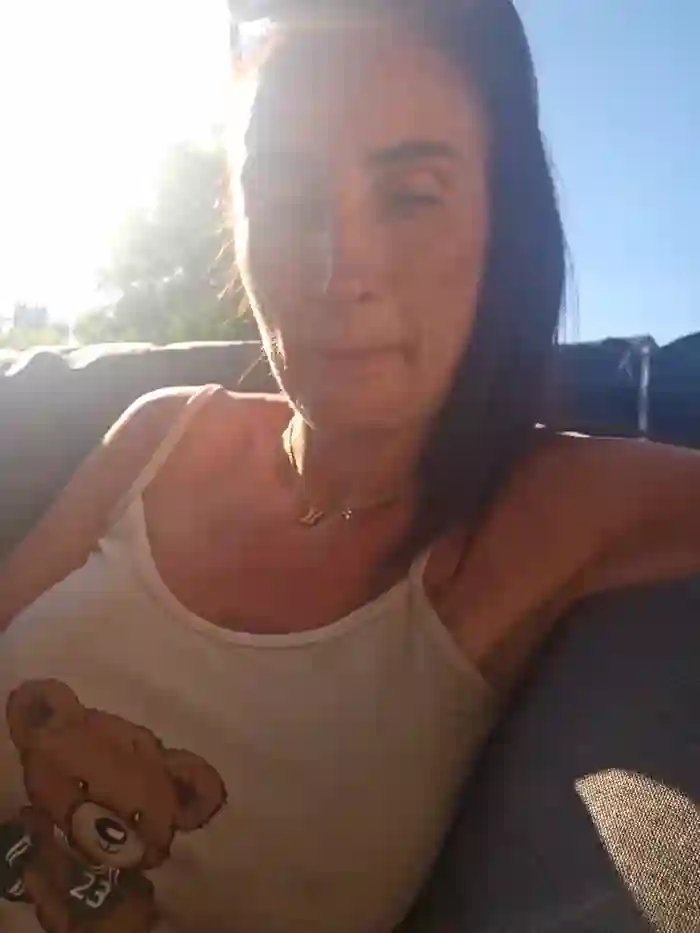 busty-milf-harper
