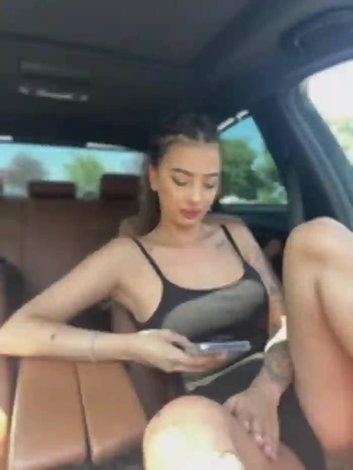 LaraVegas_