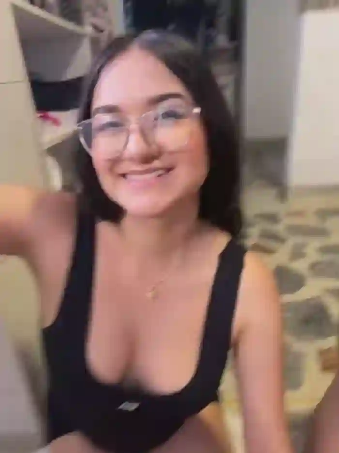 kevin_hotgirls