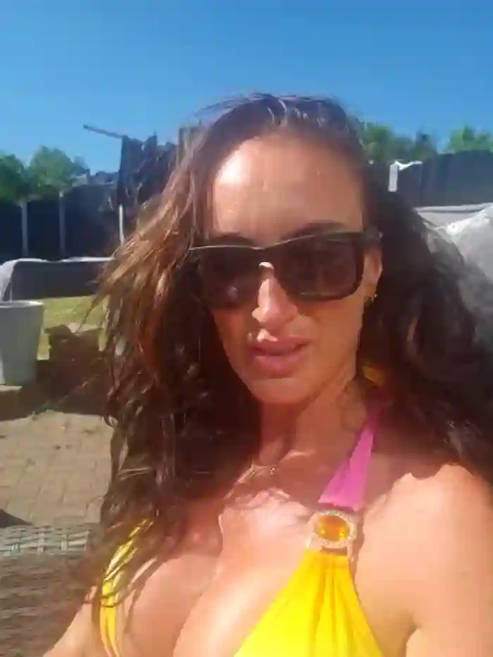 busty-milf-harper