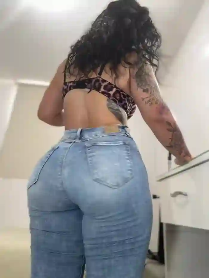lau_ass_goddess