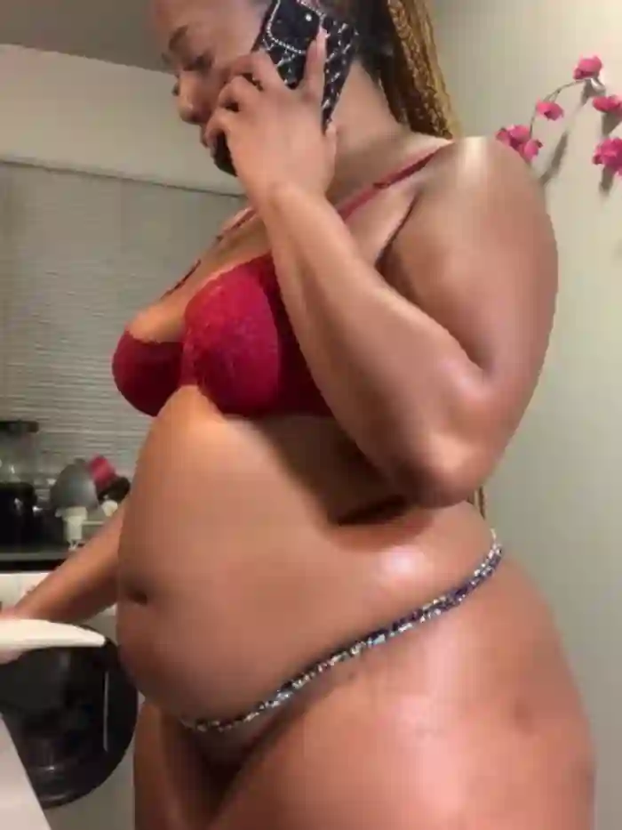 CurvyDesire1