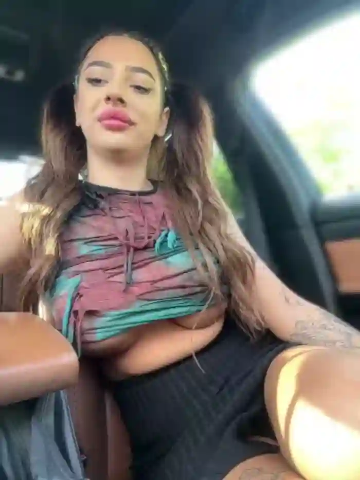LaraVegas_