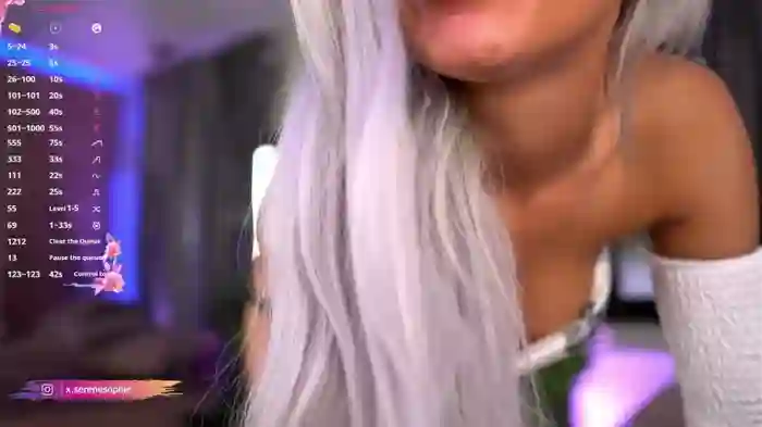Serene_Sophiex