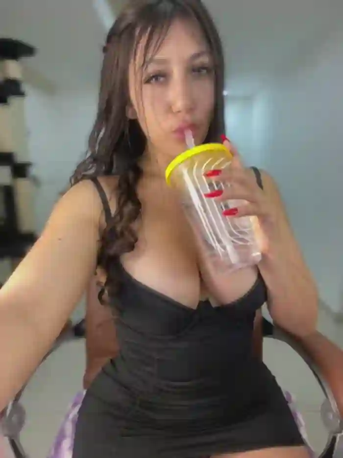 MiaJones21