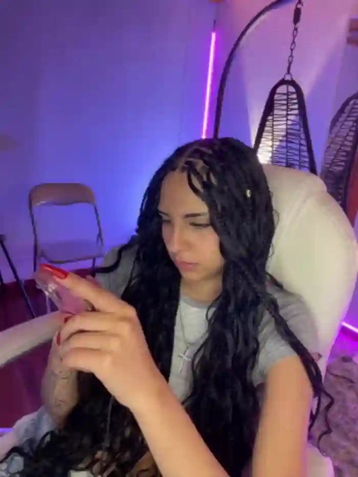 Hilary_pinkk