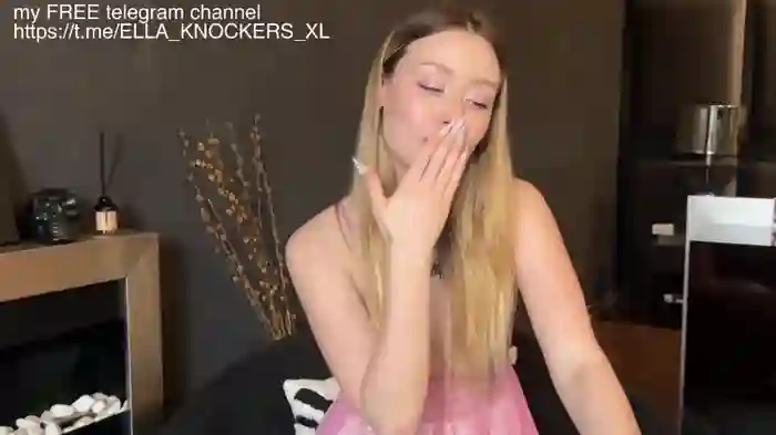 ella_knockers_xl
