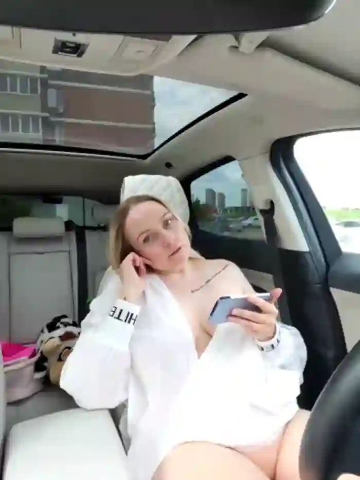 Bondgirl_013