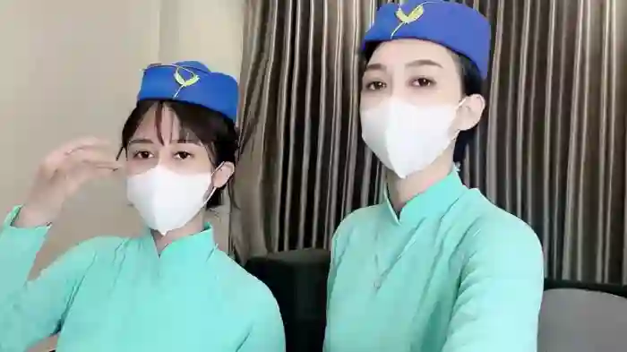 Mono-Stewardesss