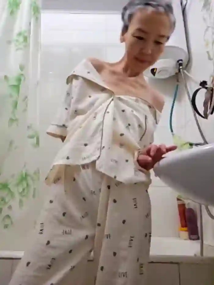 _-_____________________-_