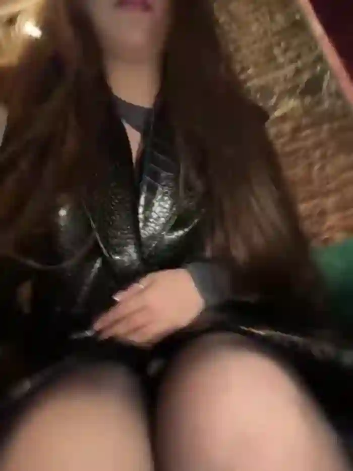 pantyless