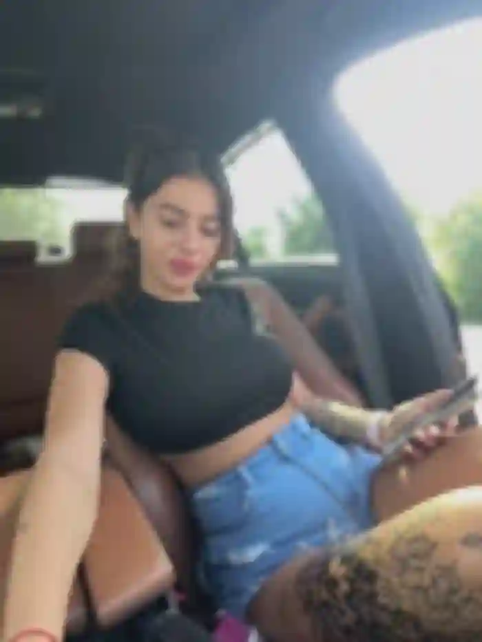 LaraVegas_