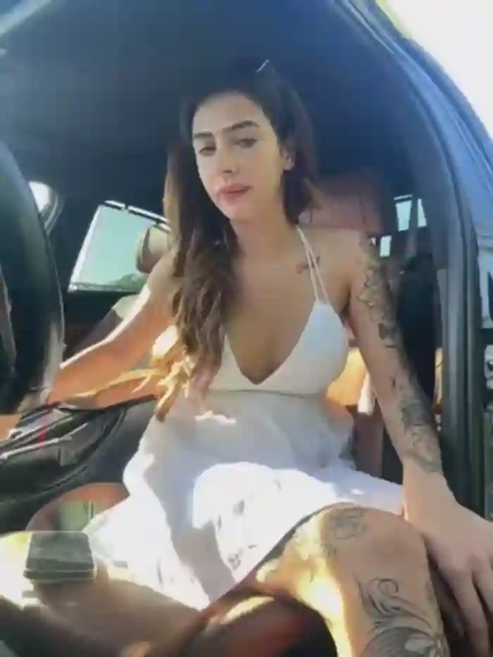 LaraVegas_
