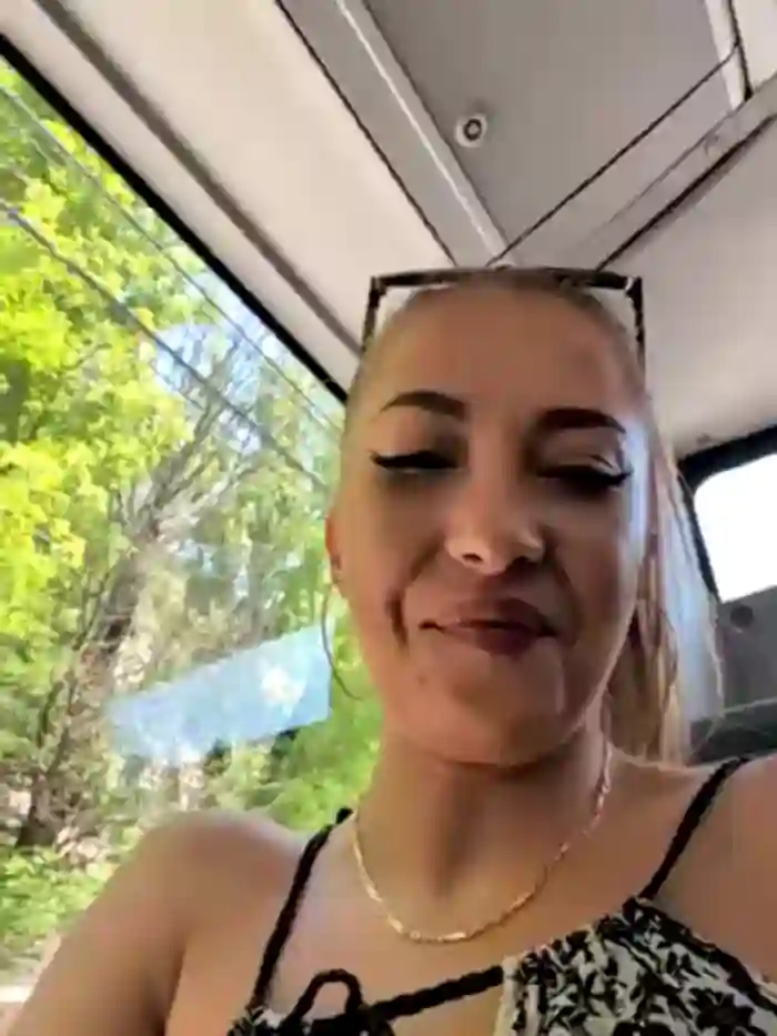Risky_girl23