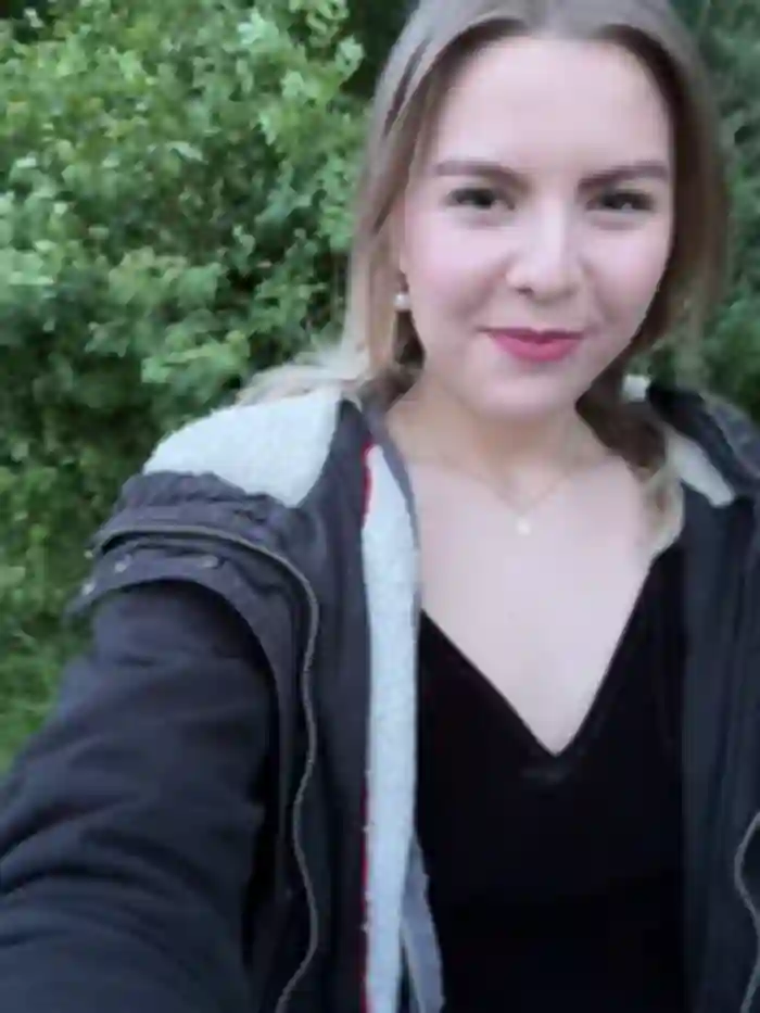 LaraBlond