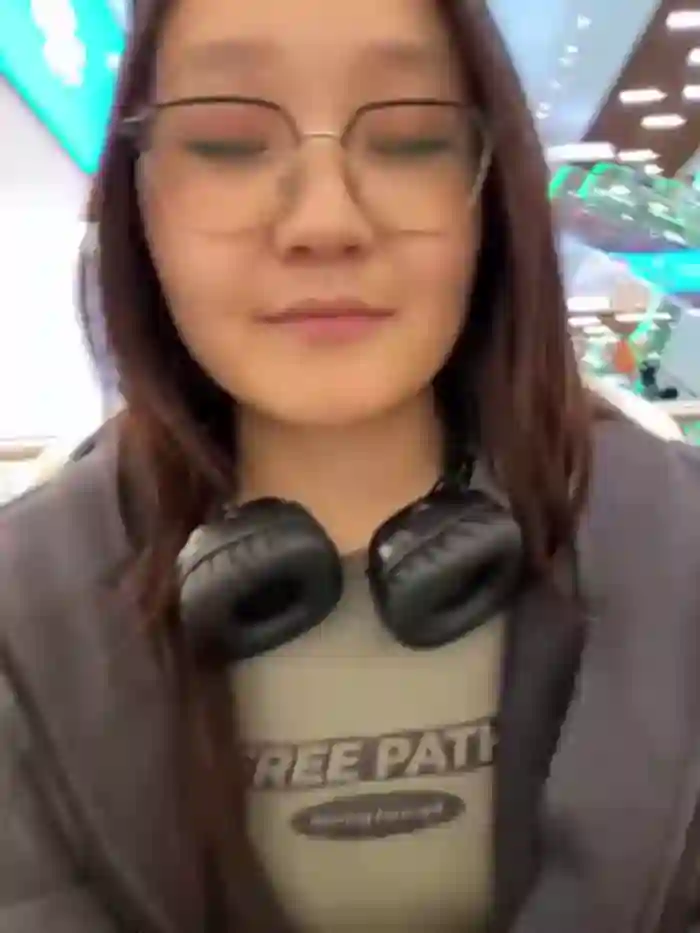 KissMeEva