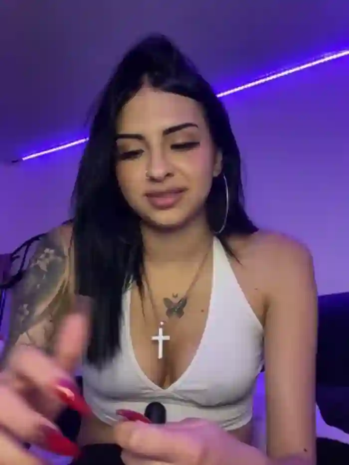 Hilary_pinkk