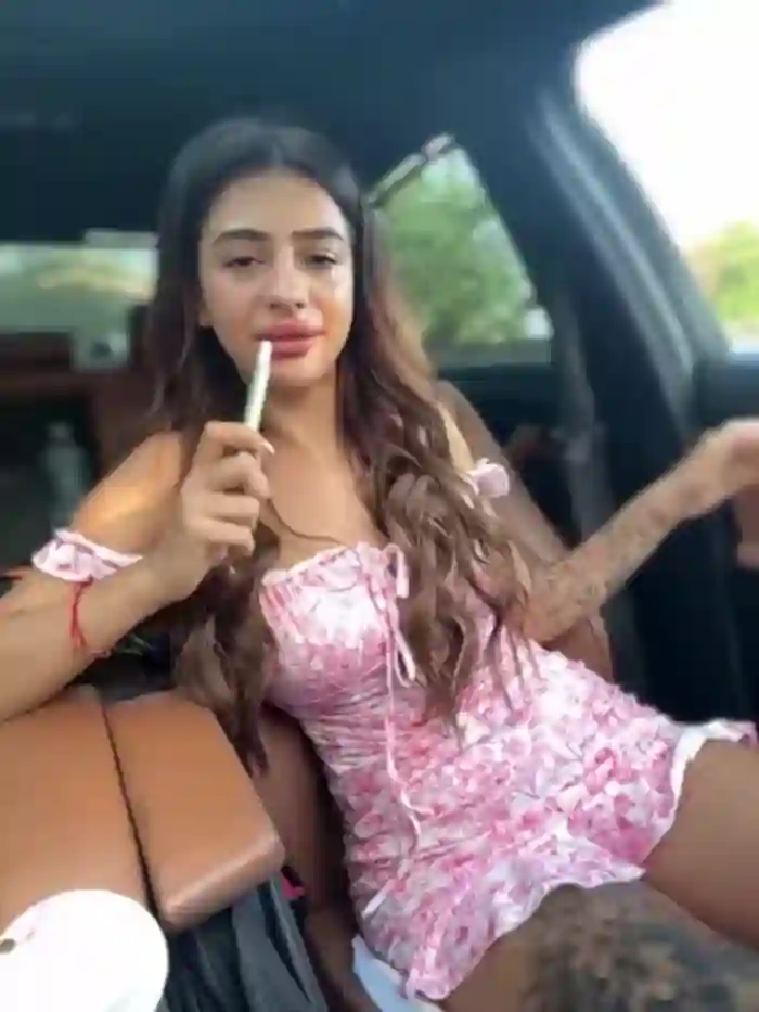 LaraVegas_
