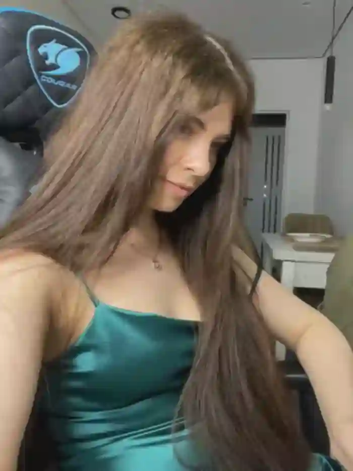 CurlyLara