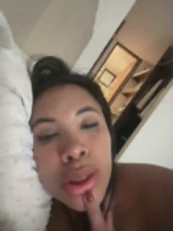 Brunettexio