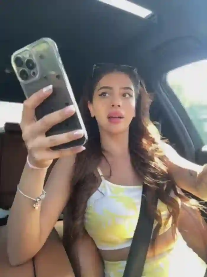 LaraVegas_